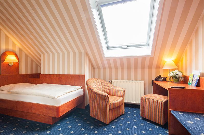 Landgasthaus & Hotel Lindenhof Konigslutter Bagian luar foto