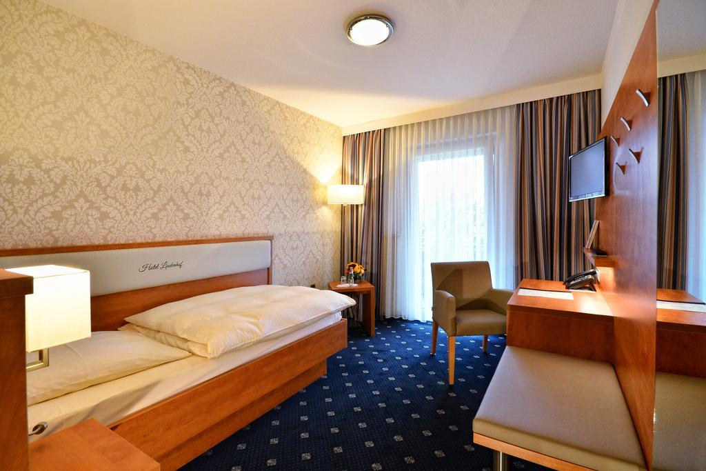 Landgasthaus & Hotel Lindenhof Konigslutter Bagian luar foto